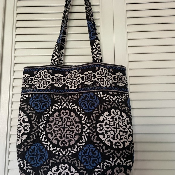 Vera Bradley Tote Retired Canterberry Cobalt. - Picture 2 of 7